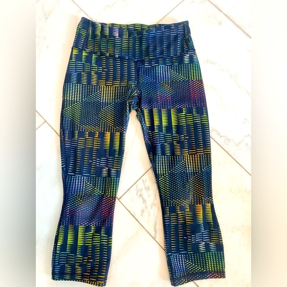 Patagonia women’s small navy multicolor print crop leggings outdoor active gym